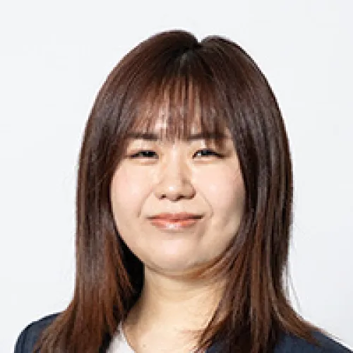 安達 宏実